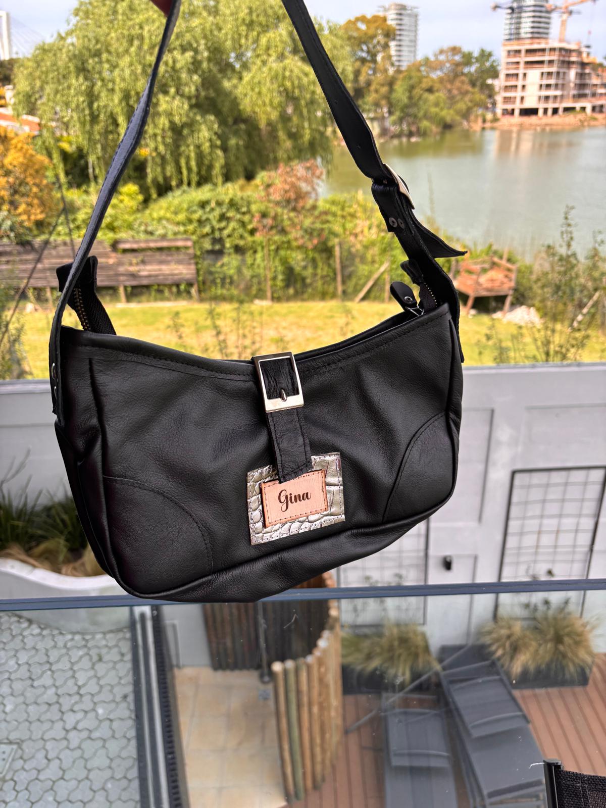 Cartera Mona en cuero Negra
